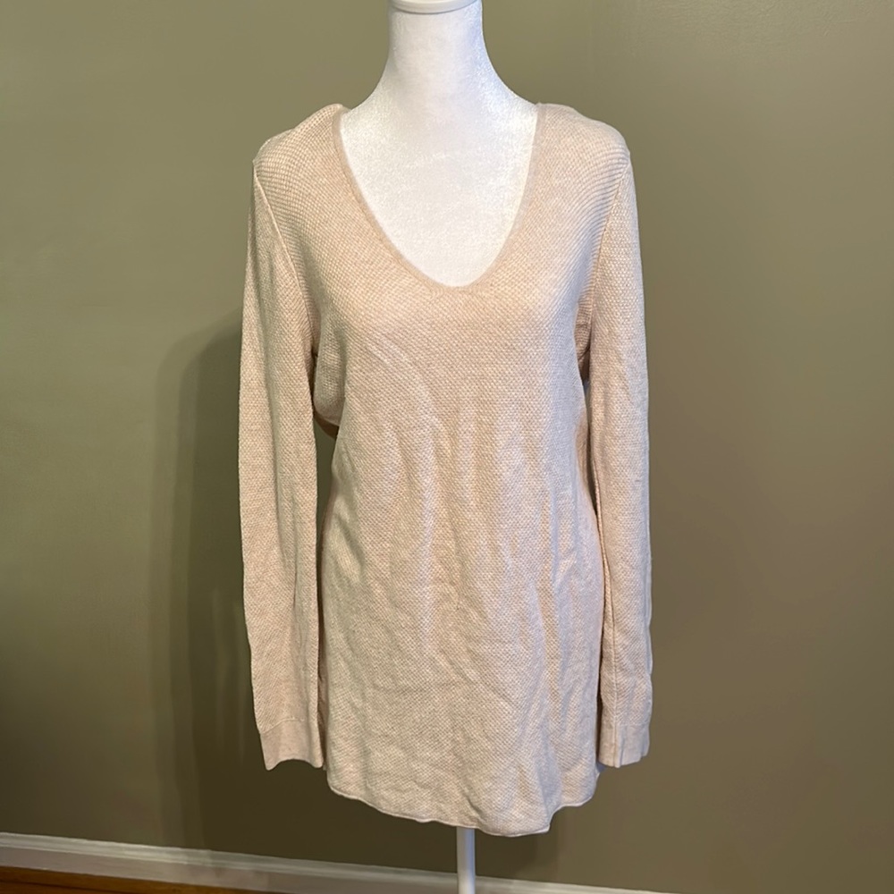 Women’s light-weight sweater